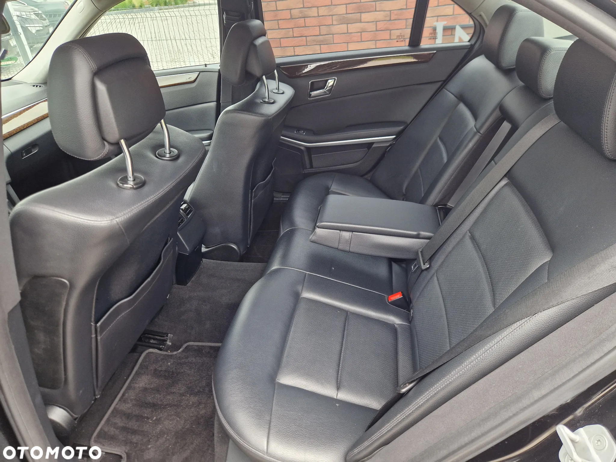 Mercedes-Benz Klasa E 200 T BlueTEC 7G-TRONIC Avantgarde - 14