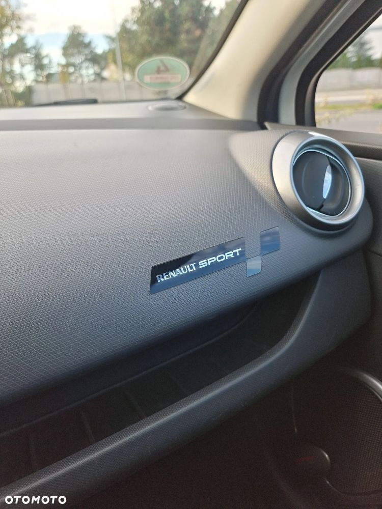 Renault Clio - 12