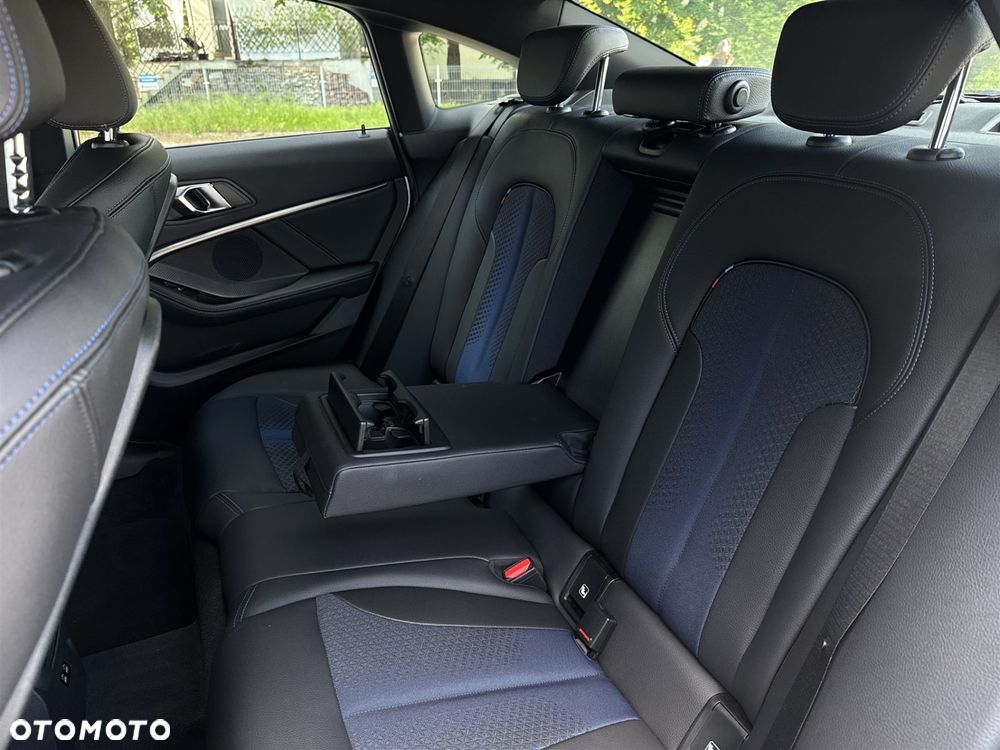 BMW Seria 2 220i - 23