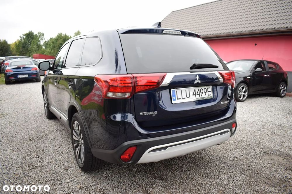 Mitsubishi Outlander 2.4 4WD CVT Instyle - 3