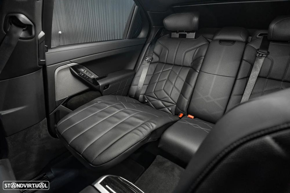 BMW 750 750e xDrive Pack Desportivo M - 27