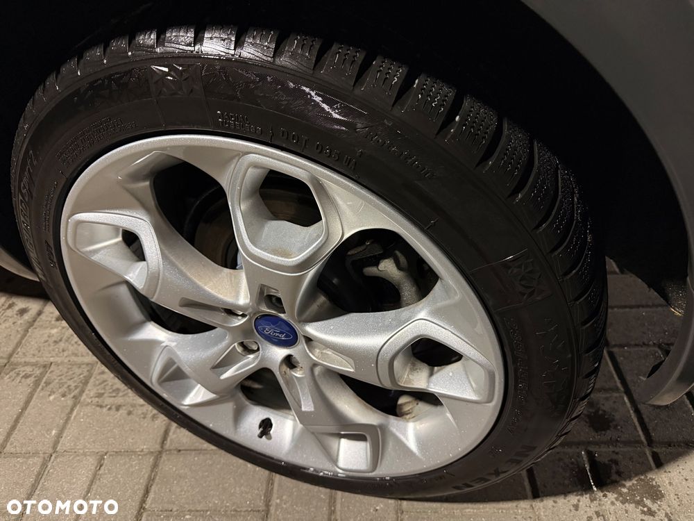 Ford Kuga 2.0 TDCi 2x4 Titanium - 20