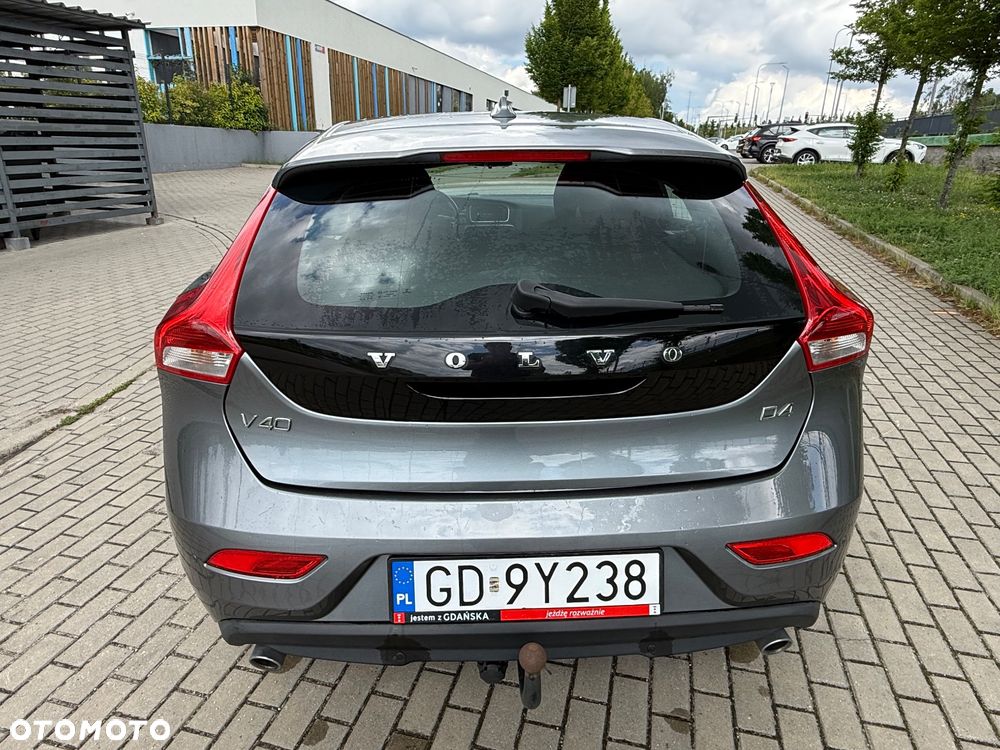 Volvo V40 D4 Momentum - 8