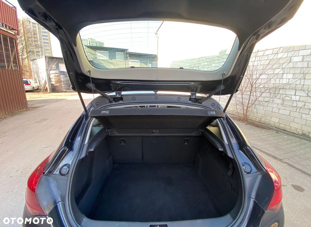 Opel Astra ver-1-4-turbo-cosmo - 16