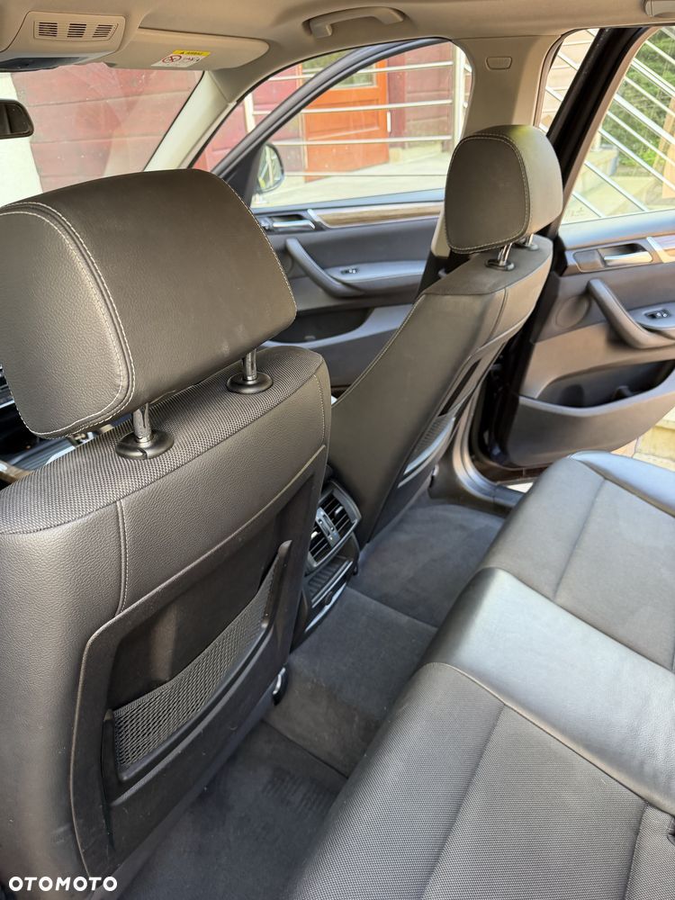 BMW X3 xDrive20d Advantage - 10