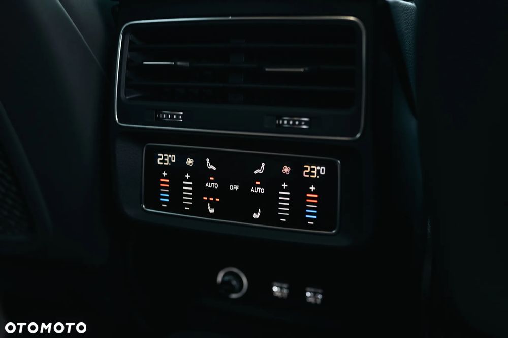 Audi Q8 SUV TFSI quattro 250 kW tiptronic S line business - 23