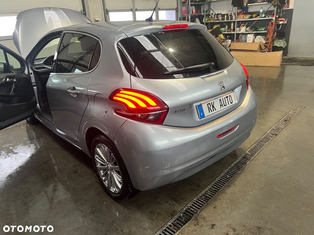 Peugeot 208 PureTech 110 Stop & Start Tech Edition - 10