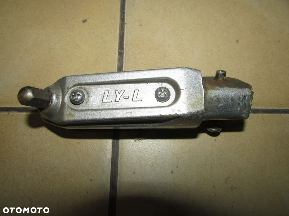 Benelli BN 125 podnóżki kierowcy - 2