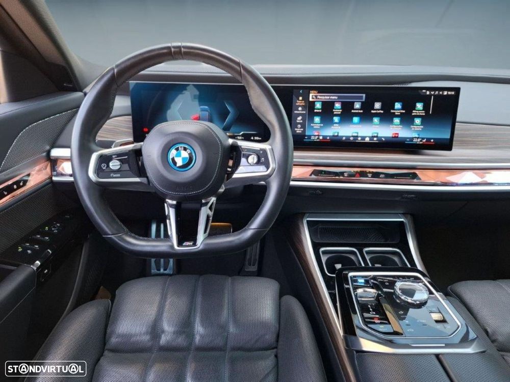 BMW i7 xDrive60 Pack Desportivo M - 13