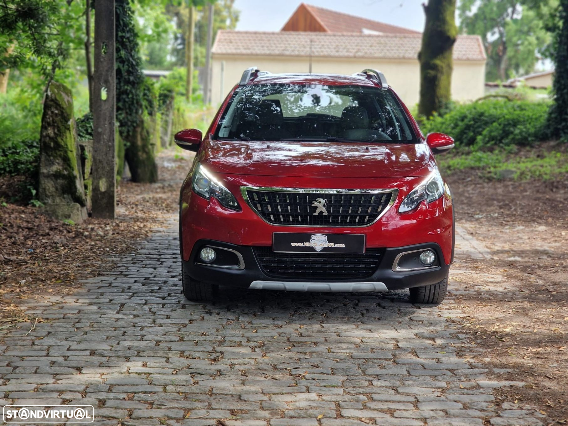 Peugeot 2008 1.2 PureTech Allure EAT6 - 32