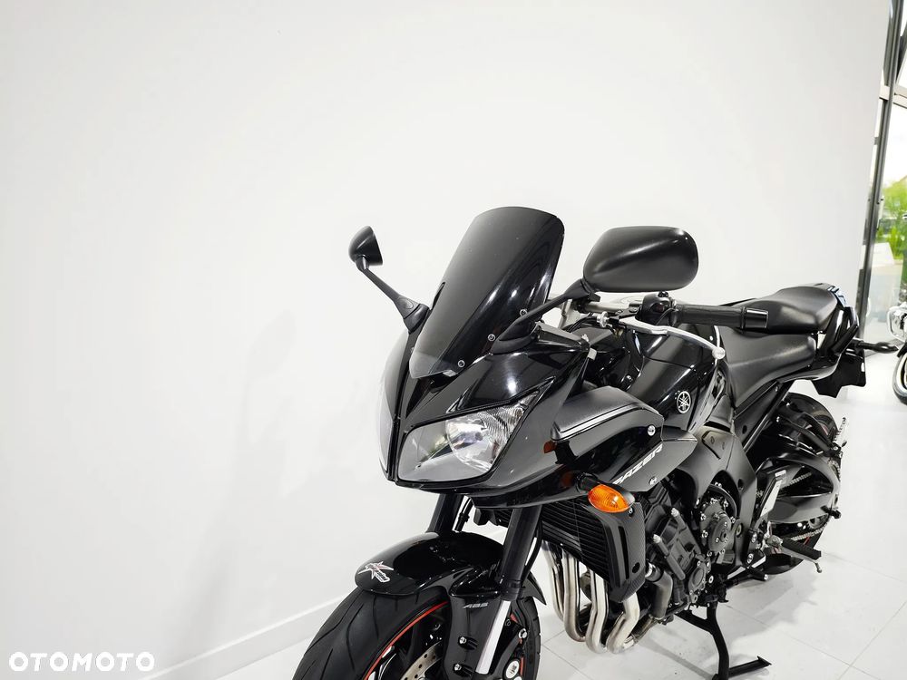 Yamaha FZ - 11