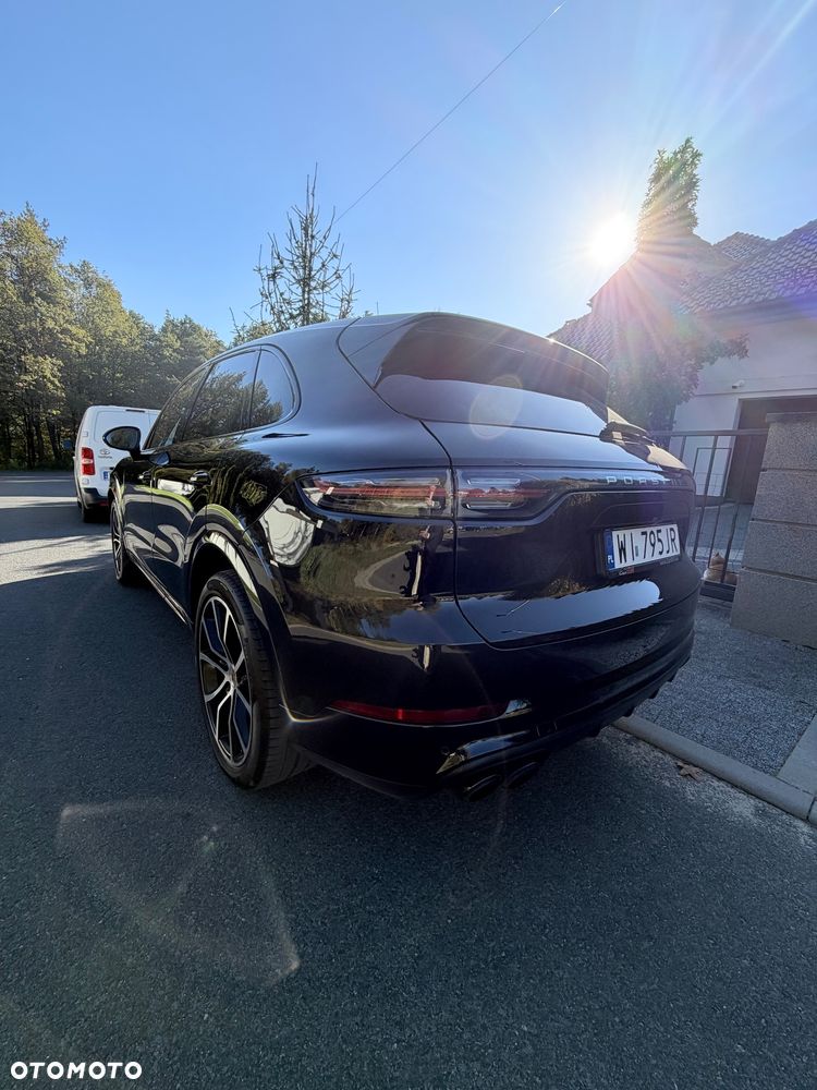 Porsche Cayenne Turbo - 4