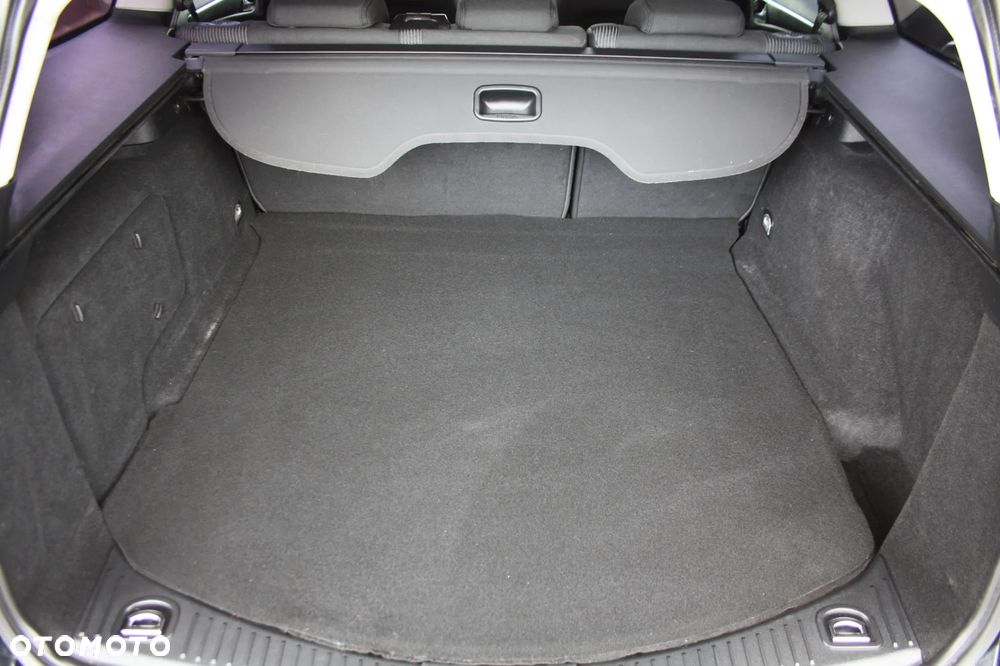 Ford Mondeo 1.6 T Ambiente - 39