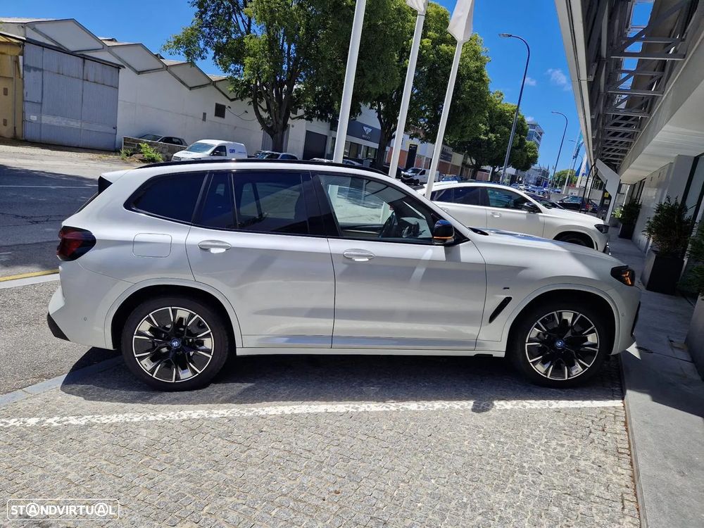BMW iX3 M Sport Impressive - 3
