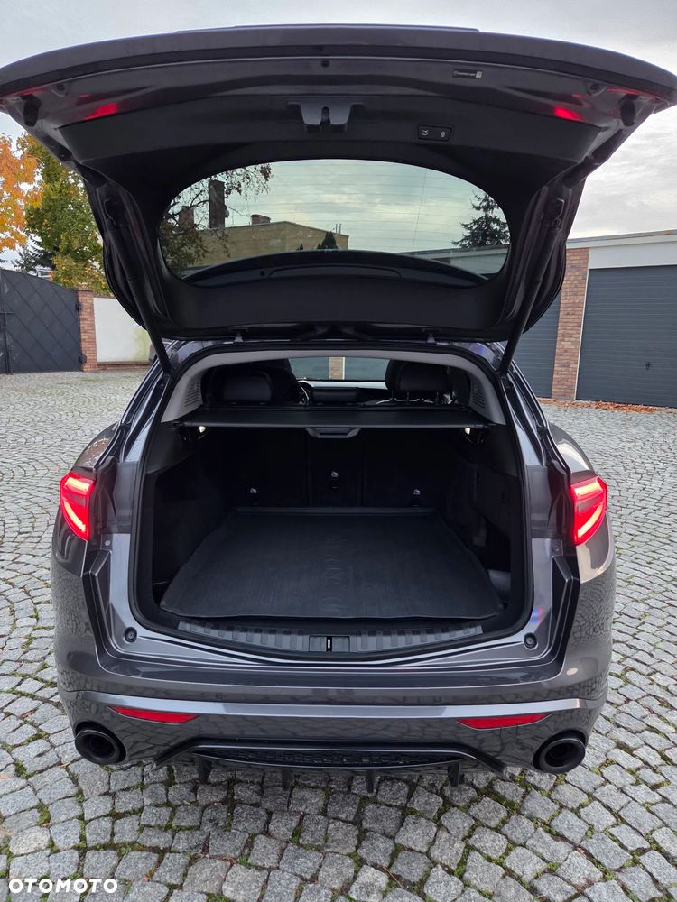 Alfa Romeo Stelvio 2.0 Turbo Veloce Q4 - 17