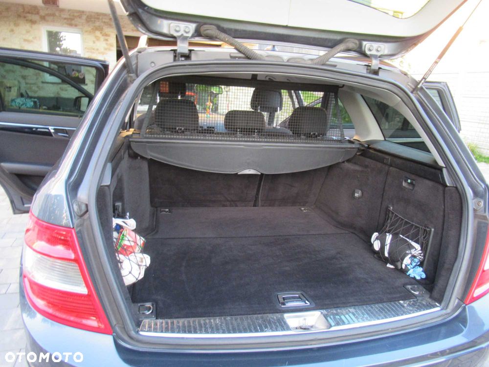 Mercedes-Benz C-Class 2007 photo 3