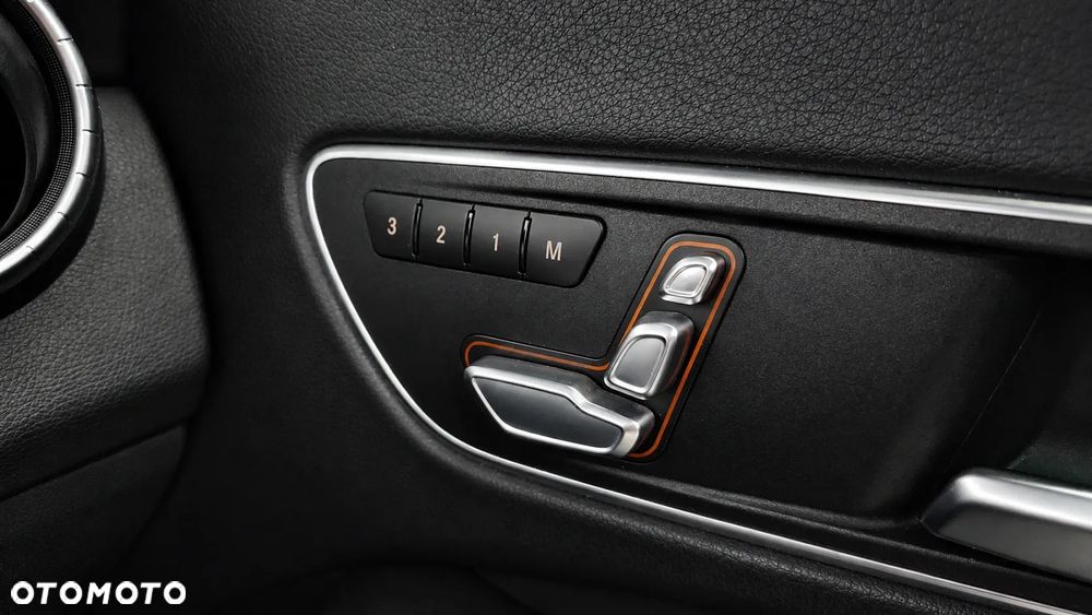 Mercedes-Benz CLA 250 4Matic 7G-DCT AMG Line - 10
