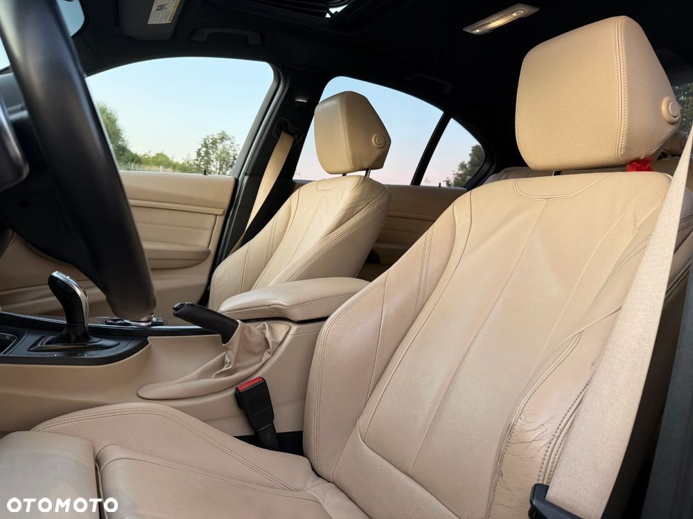 BMW Seria 3 335i xDrive Sport Line - 11