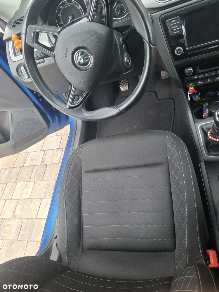 Skoda RAPID Spb 1.0 TSI Style - 6