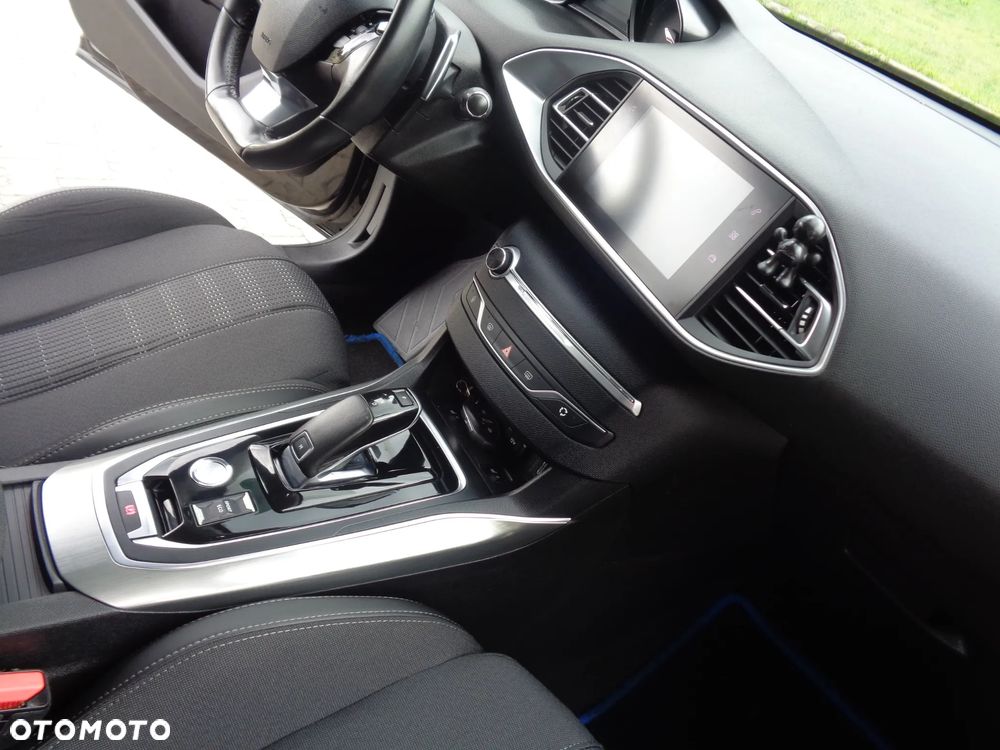 Peugeot 308 BlueHDi 130 EAT8 Stop & Start Active Business-Paket - 35