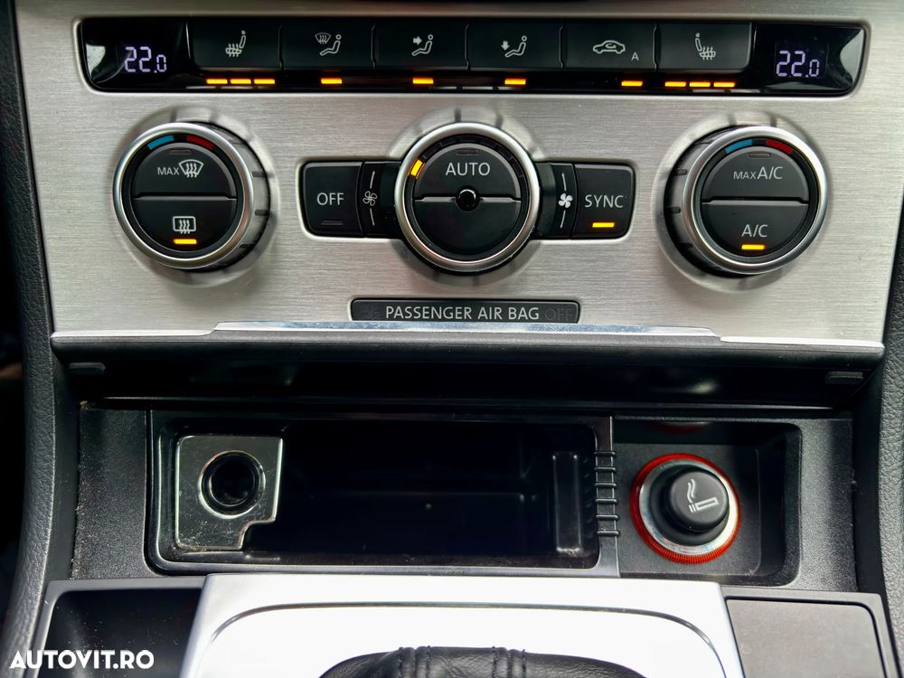 Volkswagen Passat Variant 2.0 TDI BlueMotion Technology DSG Highline - 11