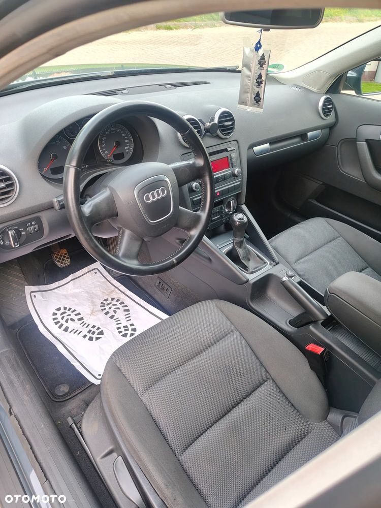 Audi A3 Sportback 1.6 Ambiente - 8