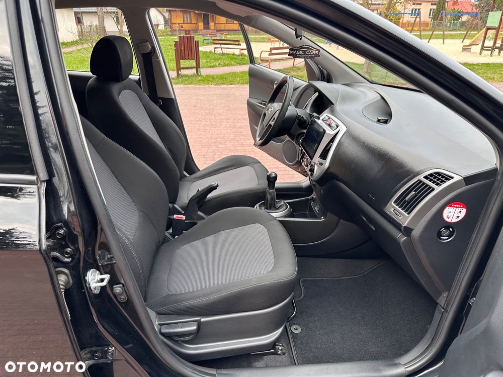 Hyundai i20 1.2 Fifa World Cup Edition - 24