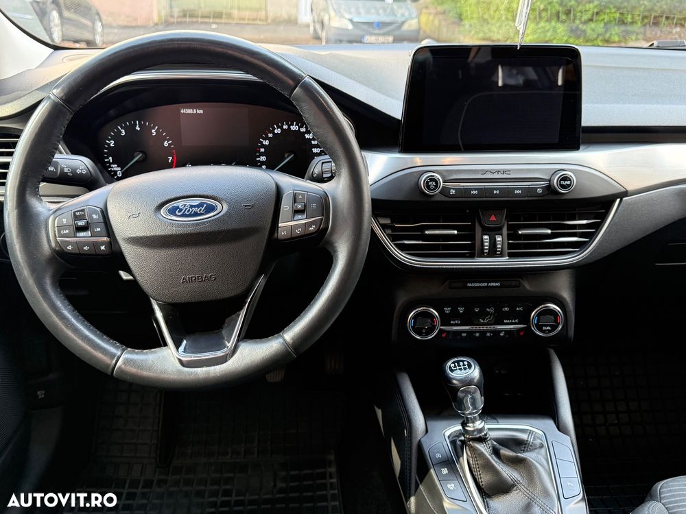 Ford Focus - 11