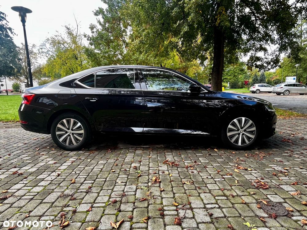 Skoda Superb 2.0 TDI SCR Style DSG - 6