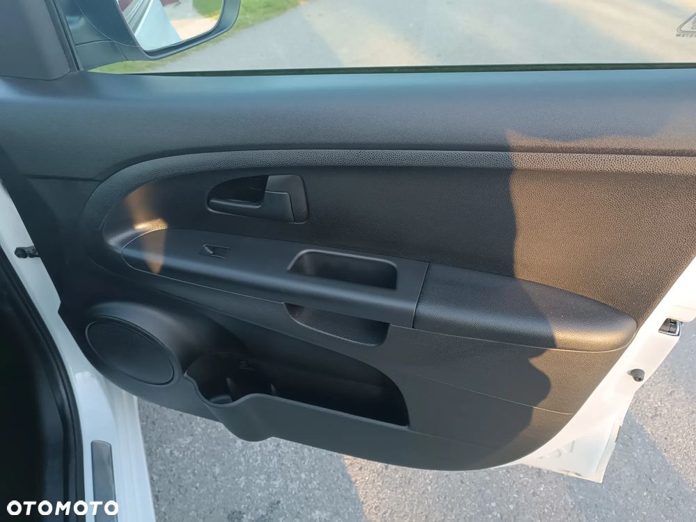 Kia Venga 1.4 Business Line - 29