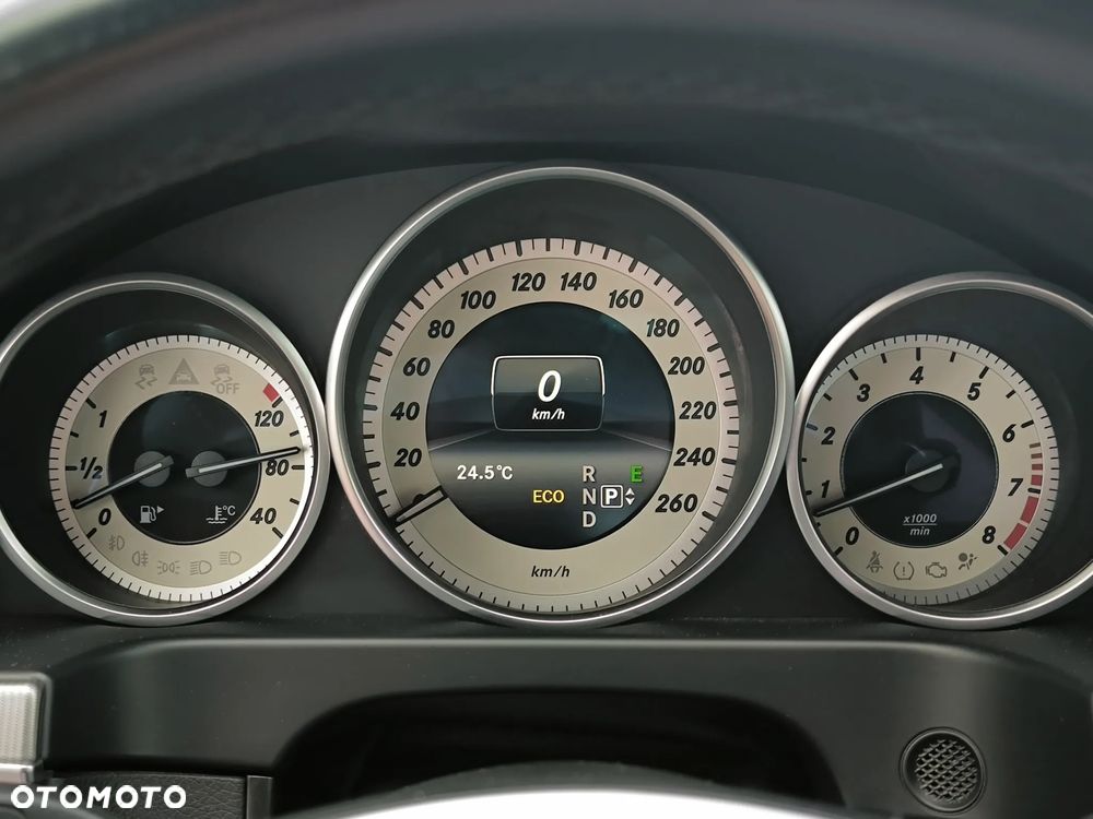 Mercedes-Benz Klasa E - 13