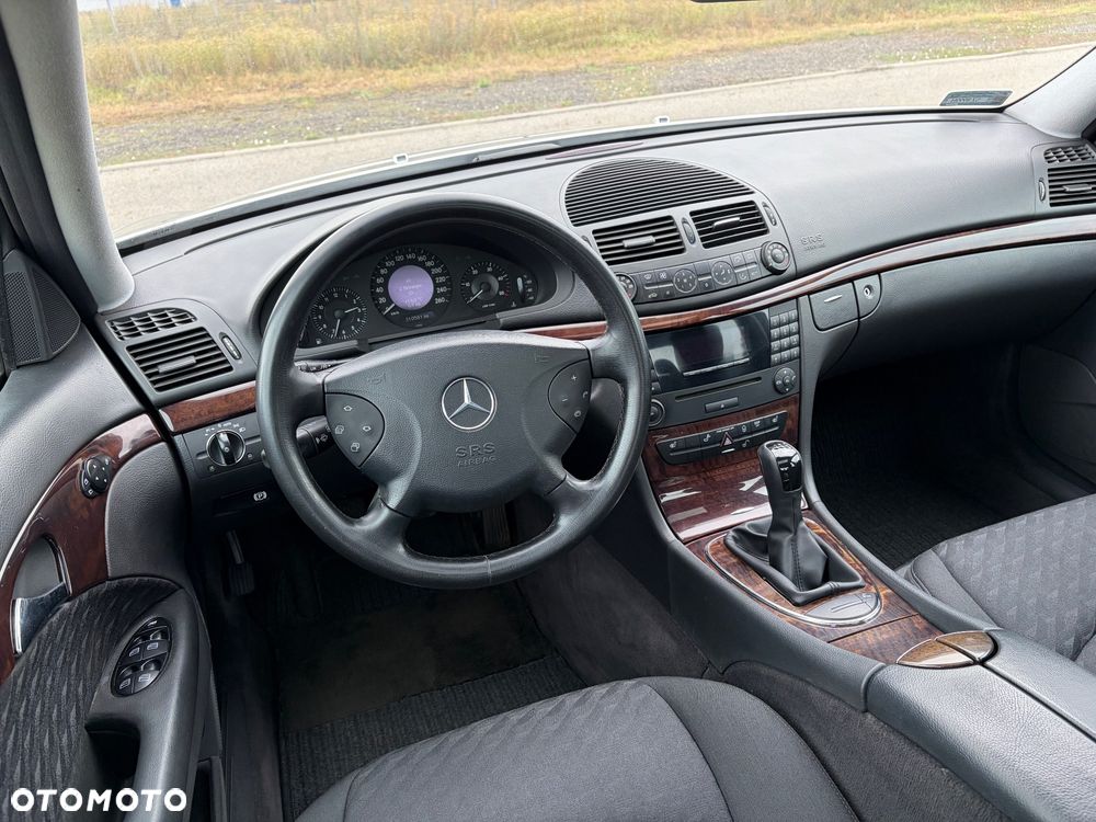 Mercedes-Benz Klasa E 200 CDI Classic - 12
