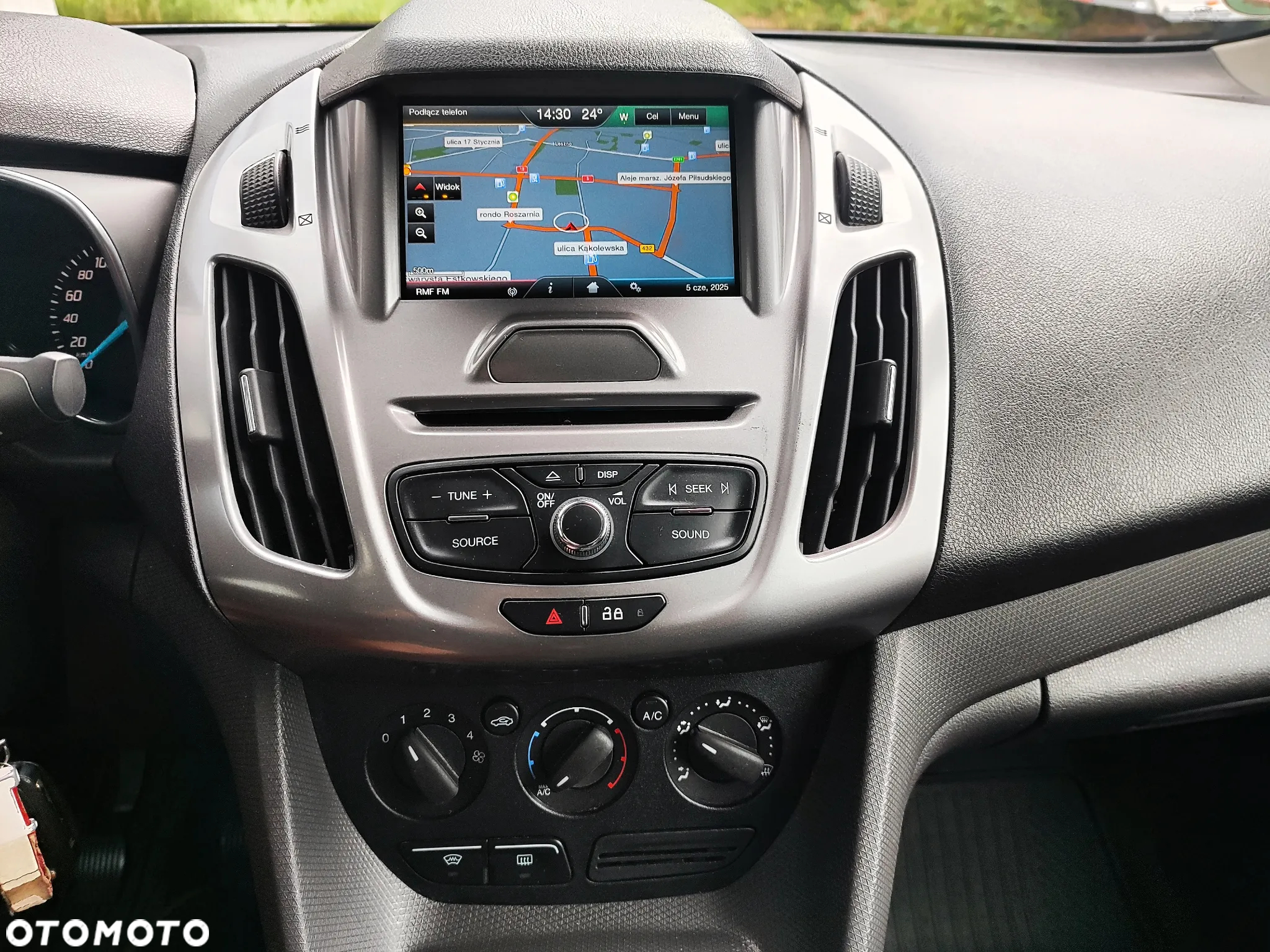 Ford Transit Connect - 18
