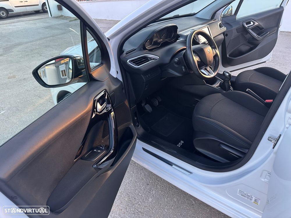 Peugeot 208 1.6 BlueHDi Style - 42