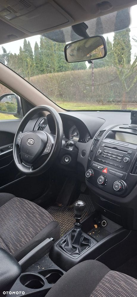 Kia Ceed 1.6 Crdi Comfort + - 4