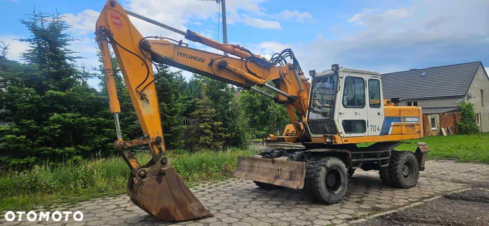 Hyundai ROBEX 200W-2 - 1