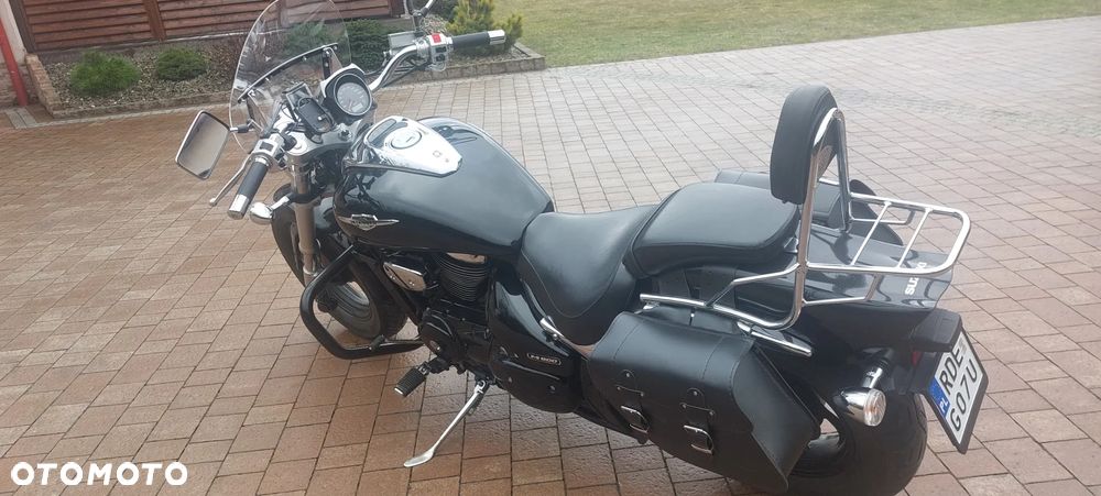 Suzuki Intruder - 7