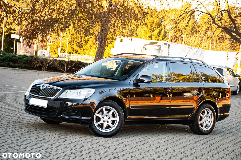 Skoda Octavia 1.6 Combi Tour - 9