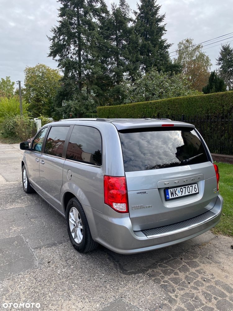 Dodge Grand Caravan - 12