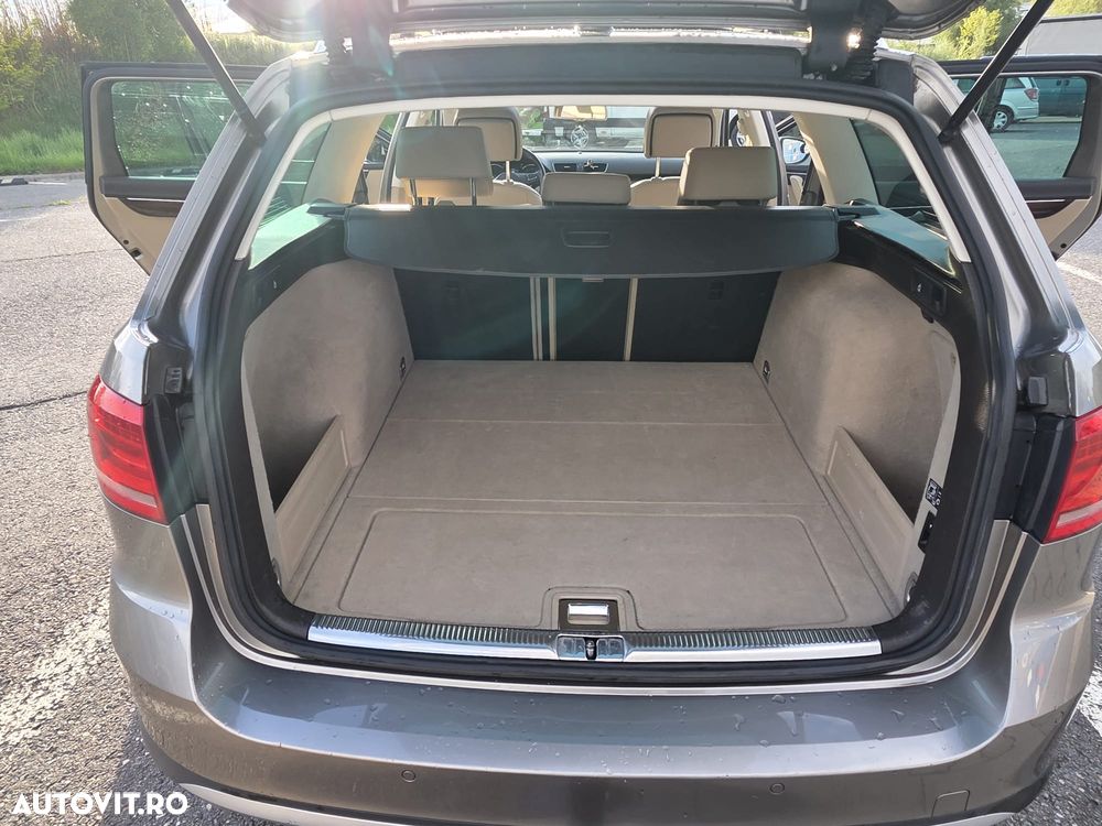 Volkswagen Passat - 4