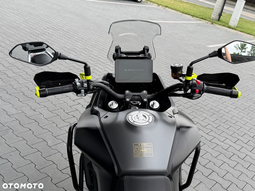 QJMOTOR SVT 650X - 21