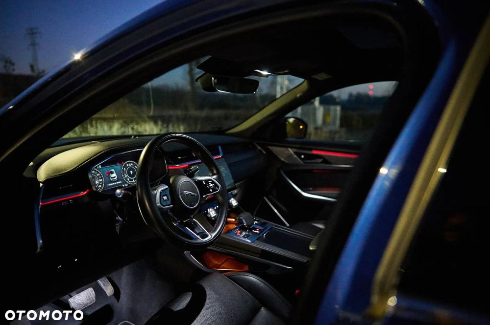 Jaguar F-Pace - 6