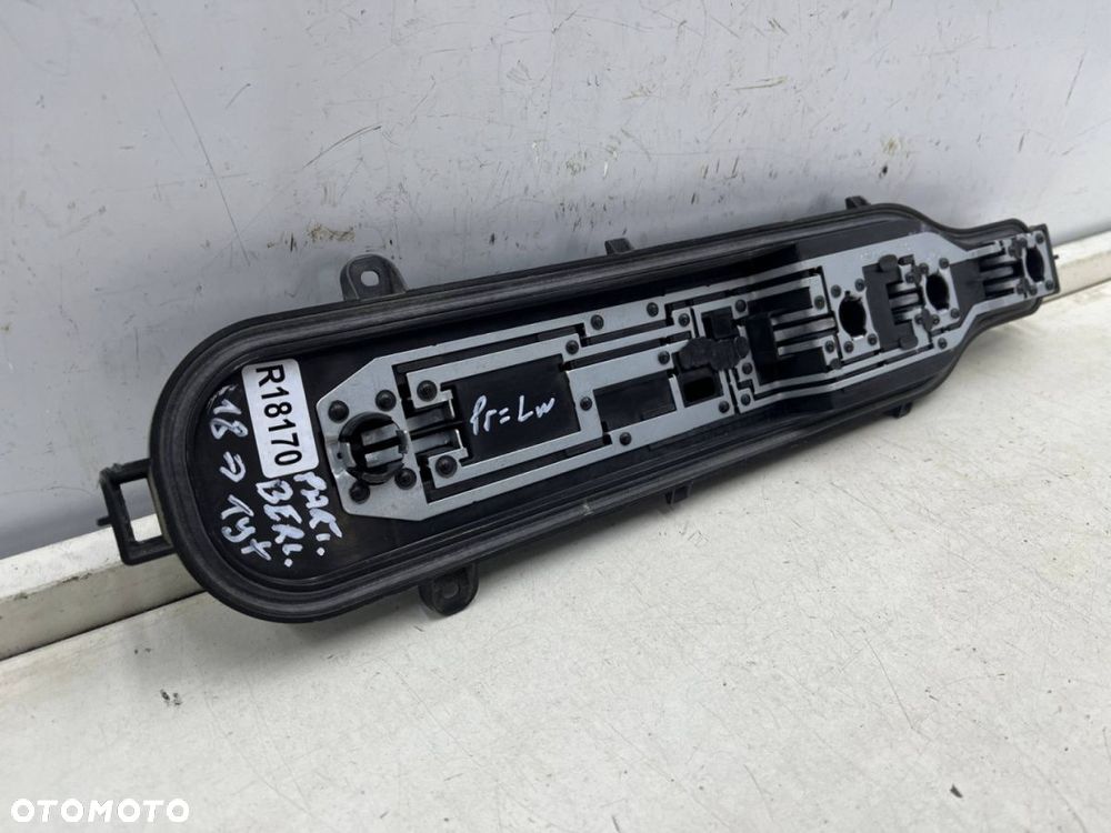 Wkład lampy Citroen Berlingo Partner Proace City Combo E 18r- prawa lewa tylna listwa oprawa żarówek - 13