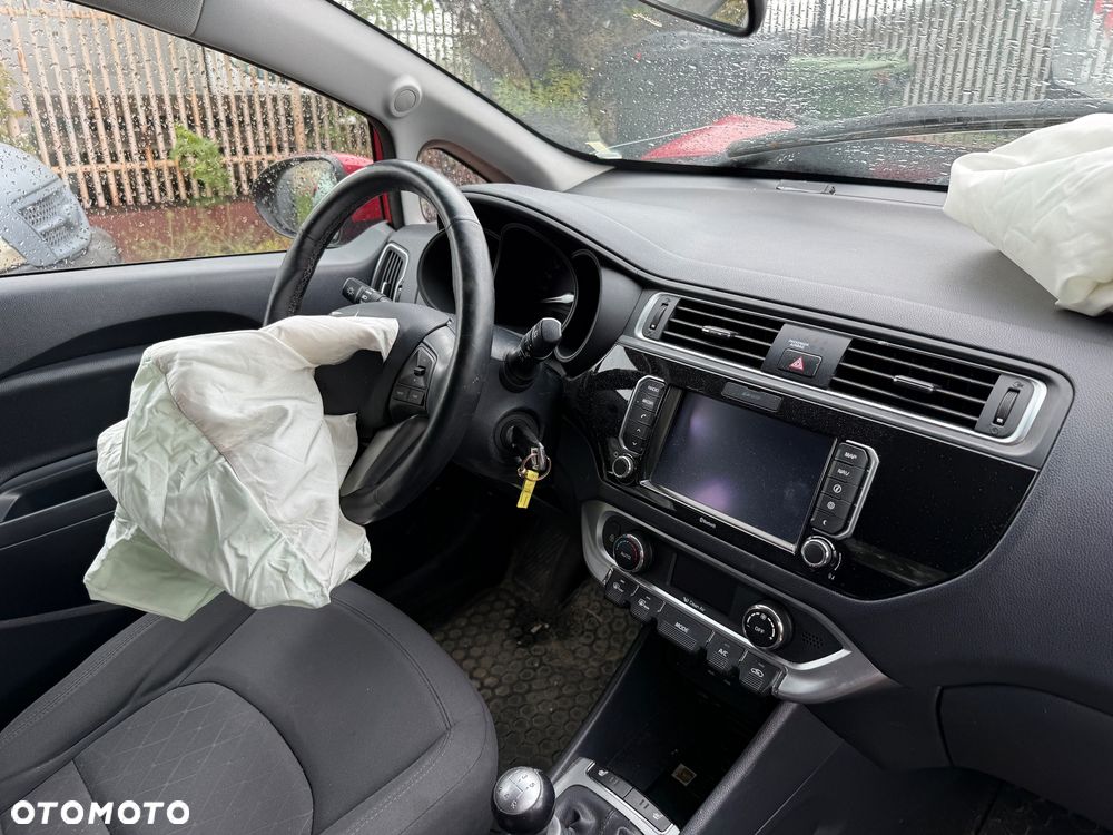 Kia Rio 1.2 Business Line - 11