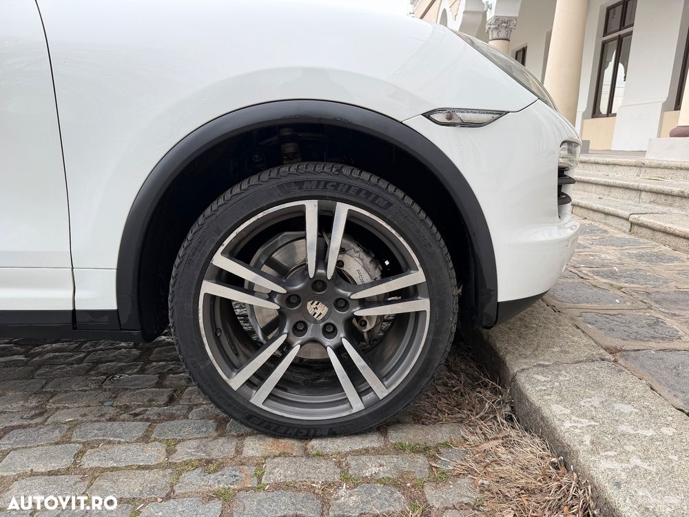 Porsche Cayenne Platinum Edition - 16
