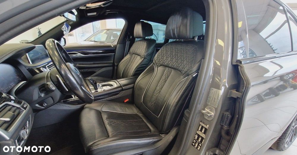 BMW Seria 7 - 17