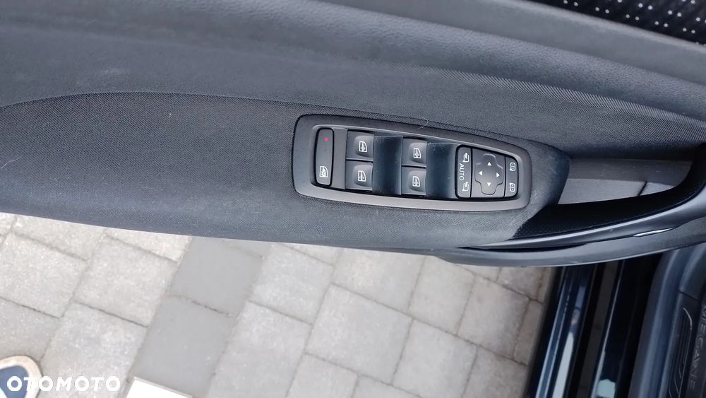 Renault Megane 1.2 Energy TCe Zen - 8