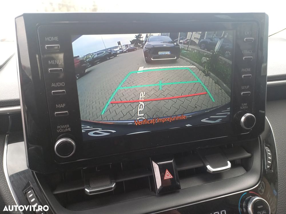 Toyota Corolla 1.8 HSD Business - 24