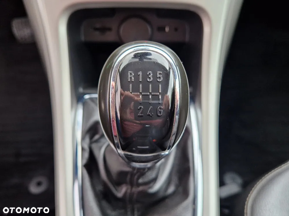 Opel Astra 1.4 Turbo 150 Jahre - 23