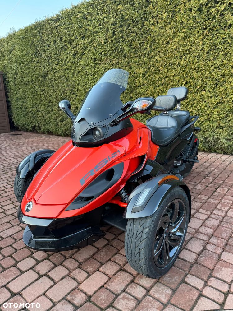 Can-Am Spyder - 1
